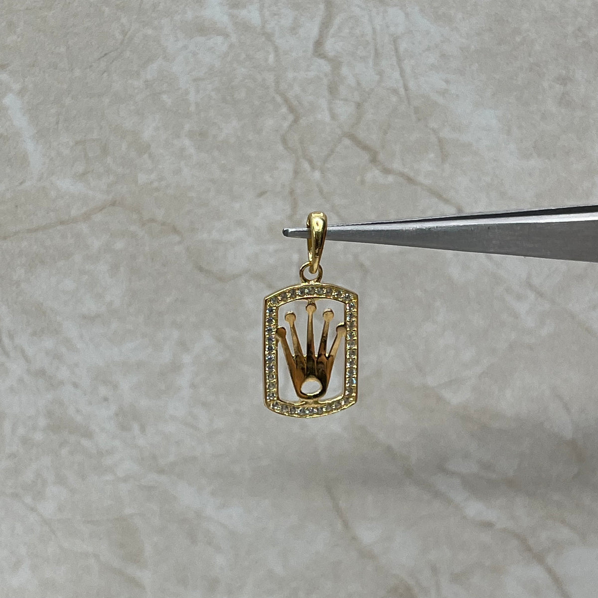Dije RX Cuadro Circón Blanco Oro amarillo 18k 1,83 Gr / 1,32 mm / 2,00 Cm
