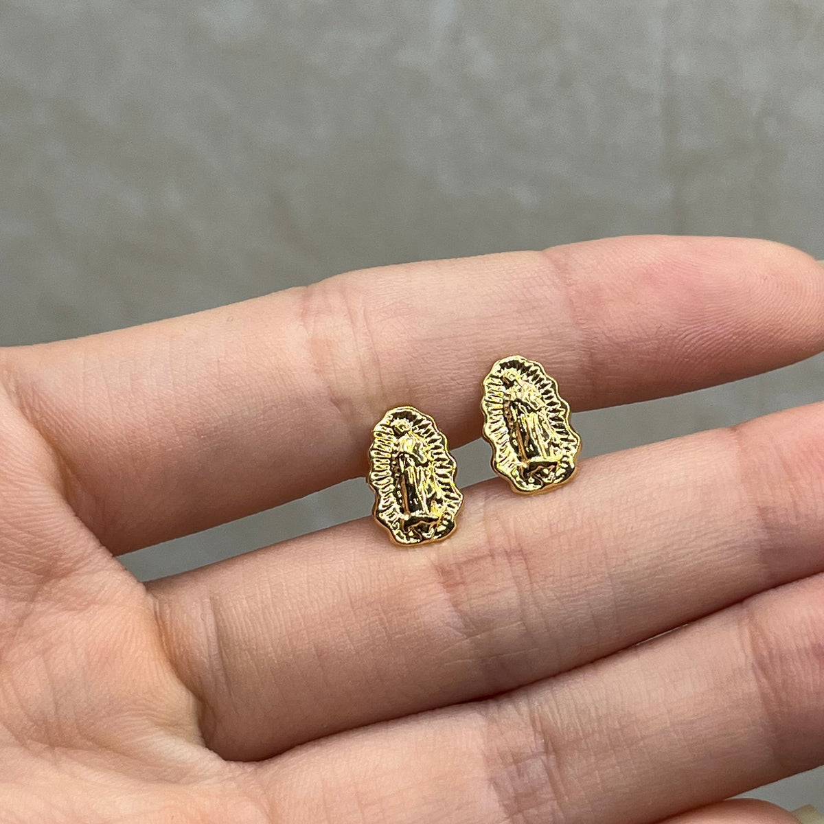 Topos Virgen de Guadalupe Silueta Oro amarillo 18k 0,74 Gr / 1,26 mm