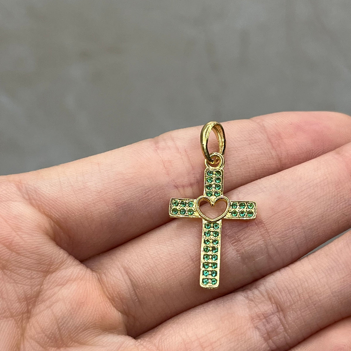 Dije Cruz Corazón Circon Verde Oro amarillo 18k 1,40 Gr / 1,12 mm / 2,5 Cm