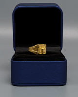 Anillo Cristo Oro amarillo 18k / Talla 9 / 2,96 Gr