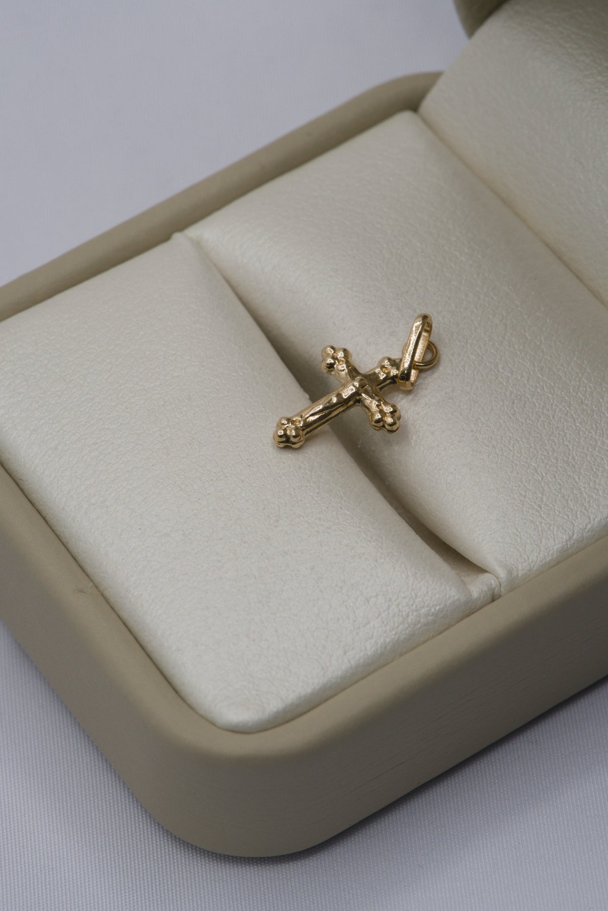 Dije Cristo cruz oro amarillo 18k 0,45 gr / 1,9 mm / 2,1 cm