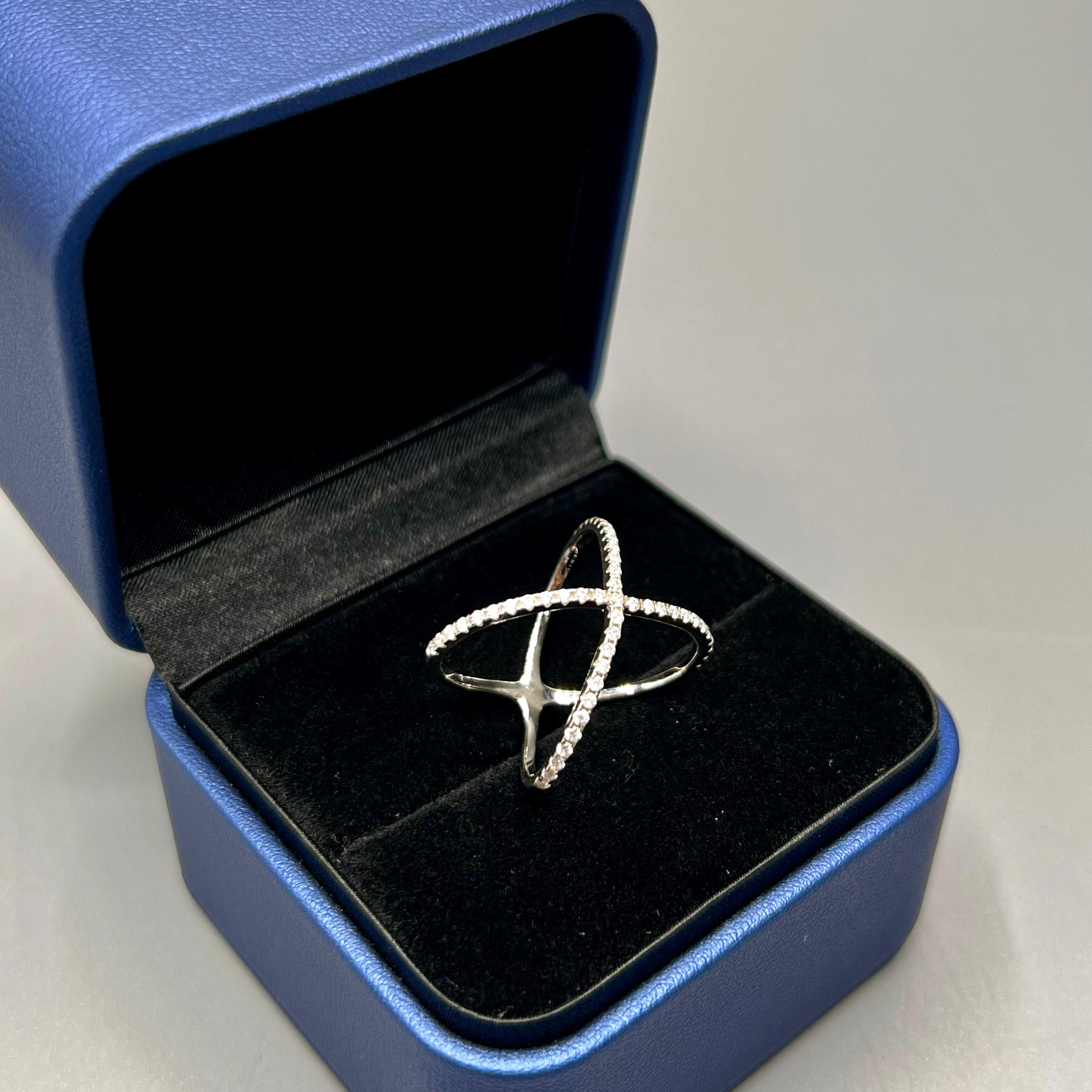 Anillo De Plata Cruzado PTLB325