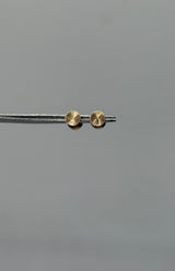 Topos diamantado plano oro amarillo 18k 0,48 Gr / 5,3 mm