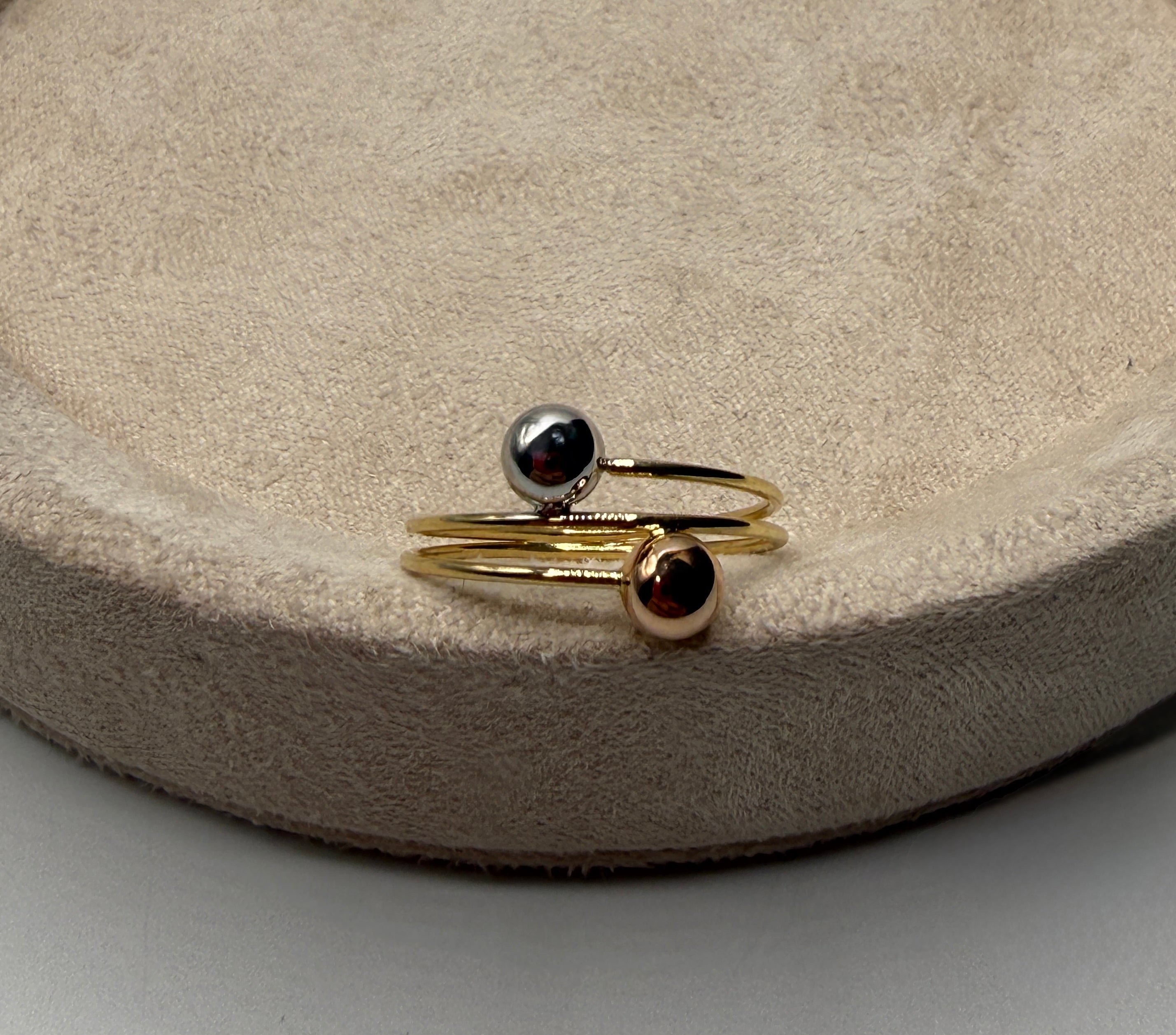 Anillo bola lisa oro rosa y oro blanco oro amarillo 18k / talla 6 / 1,47 gr / 2 mm