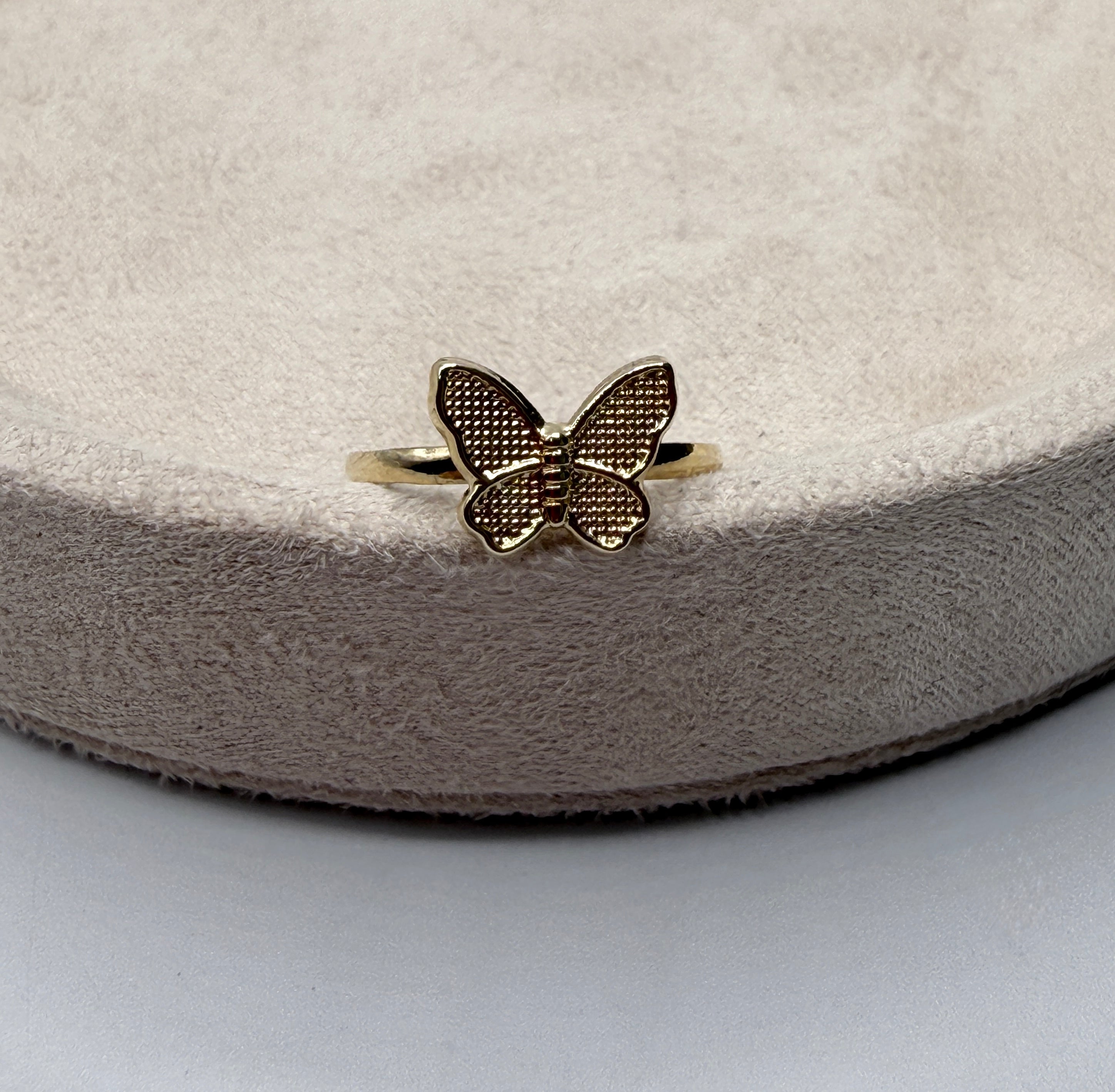 Anillo mariposa oro amarillo 18k / talla 6 1/2 / 0,97 gr / 1,62 mm