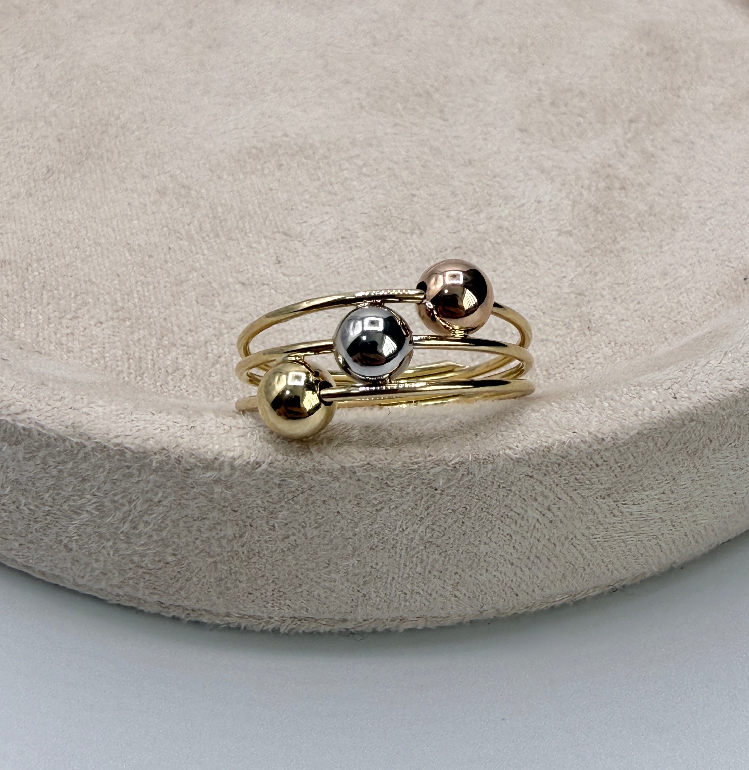Anillo bola lisa tres oros oro amarillo 18k / talla 6 / 2,22 gr / 6,63 mm