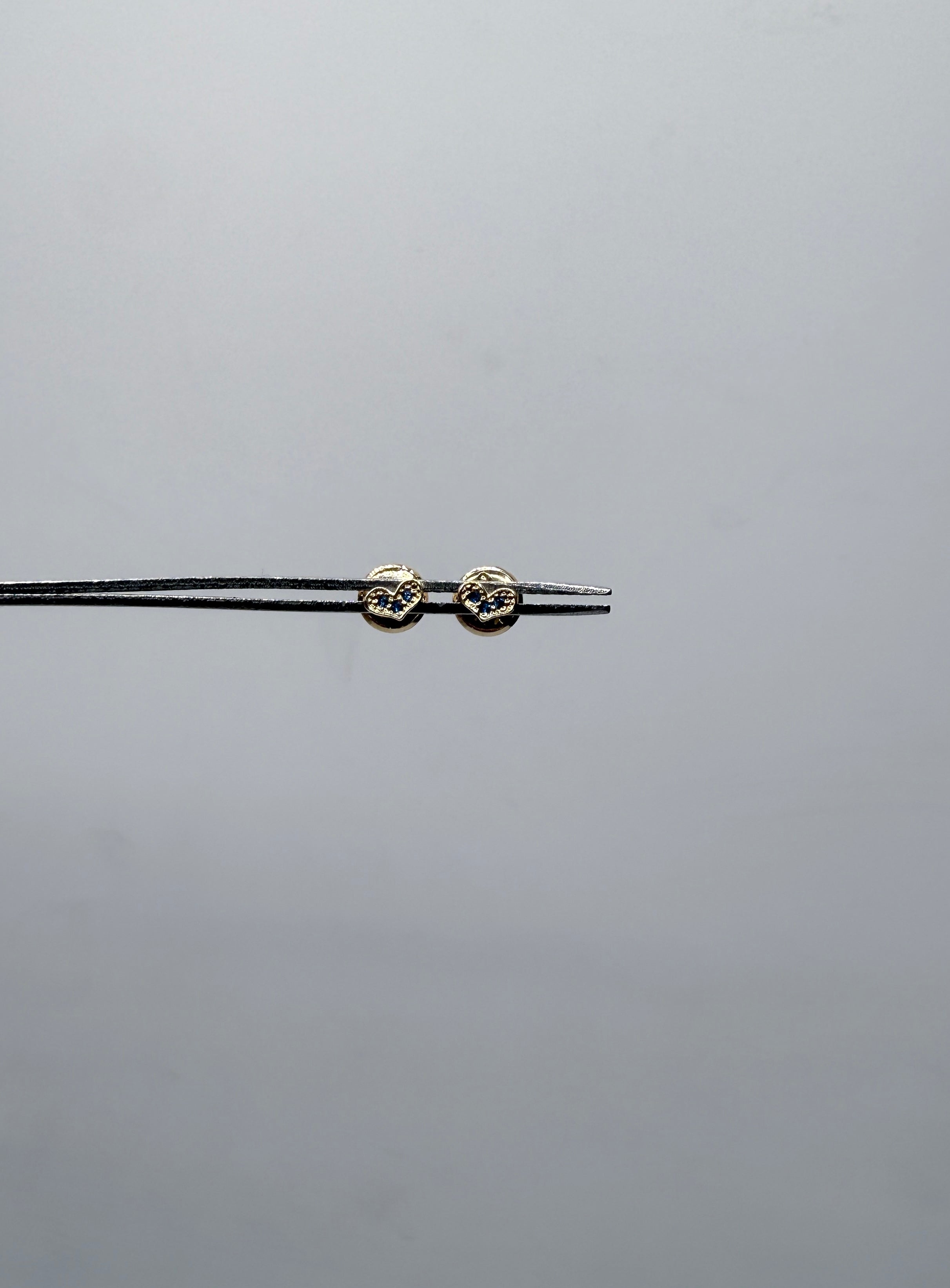 Topos corazoncito circon azul oro amarillo 18k 0,45 gr / 2,82 mm