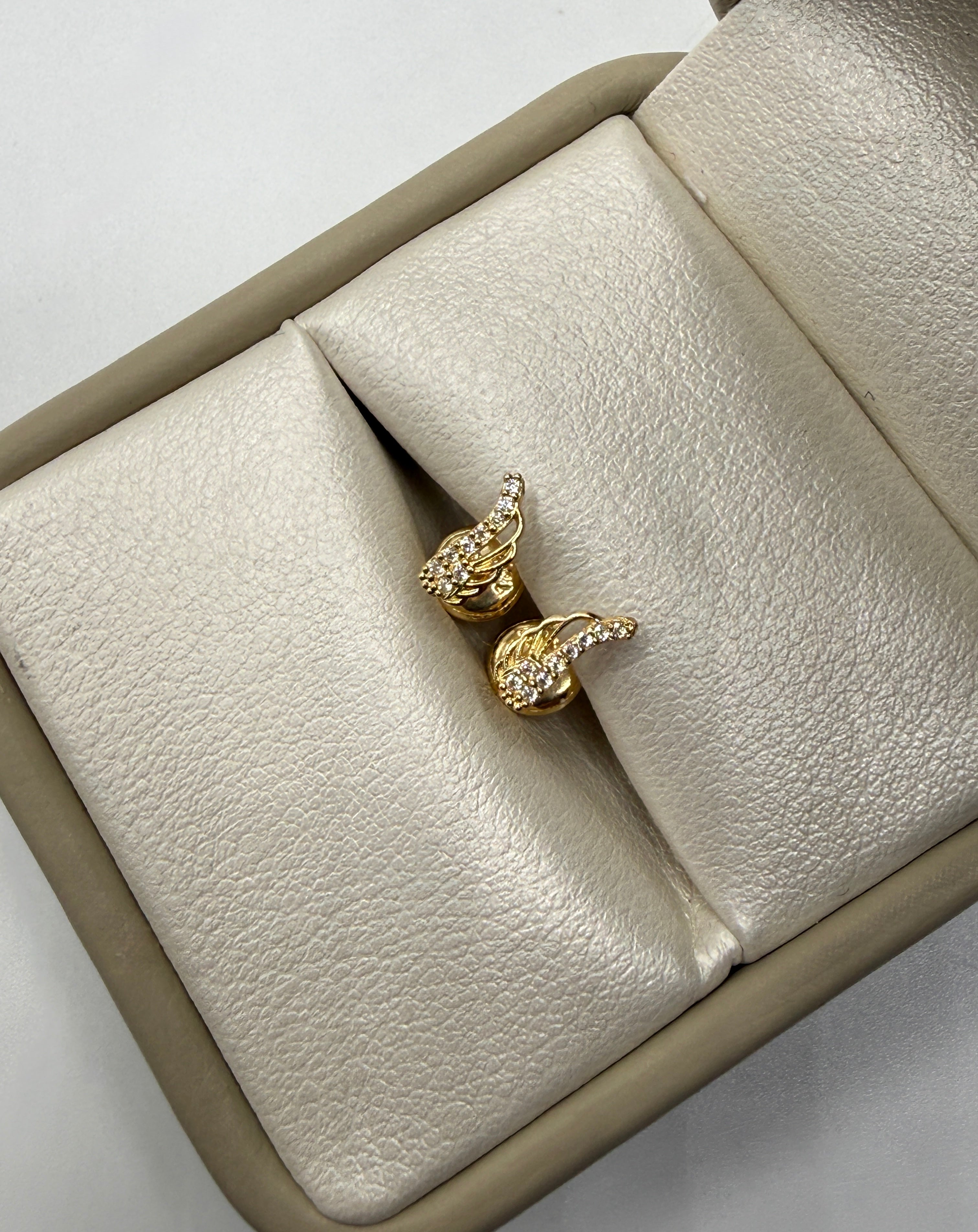 Topos Alas Circon Blanco Oro amarillo 18k 0,59 Gr / 7,79 mm