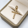 Dije Cruz Circones Blancos Oro amarillo 18k 1,54 Gr / 2,02 mm / 3 Cm