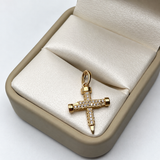Dije Cruz Clavo Circones Oro amarillo 18k 2,06 Gr / 2,42 mm / 3 Cm