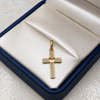 Dije Cruz Corazón Circon Blanco Oro amarillo 18k 1,45 Gr / 1,39 mm / 2,3 Cm