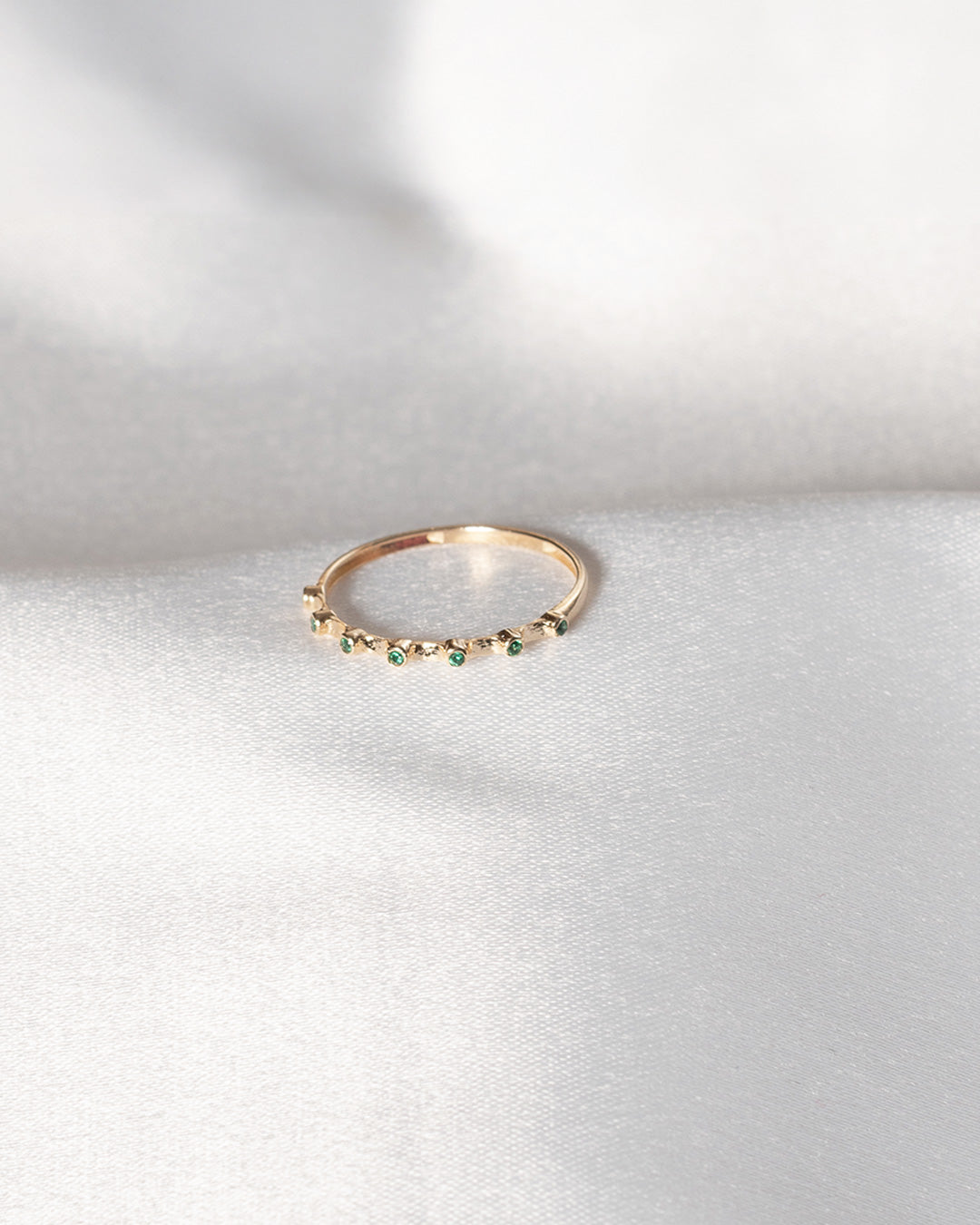 Anillo Arandela Separada Verde Oro amarillo 18k / Talla 8 / 0,99 Gr