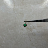 Dije Corazon de Esmeralda Rodeado de Moissanitas Oro amarillo 18k 0,76 Gr / 4,12 mm / 1,5 Cm
