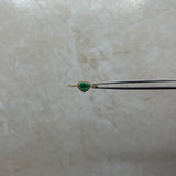 Anillo Corazon de Esmeralda Rodeado de Moissanitas Oro amarillo 18k / Talla 6 / 1,73 Gr / 1,51 mm