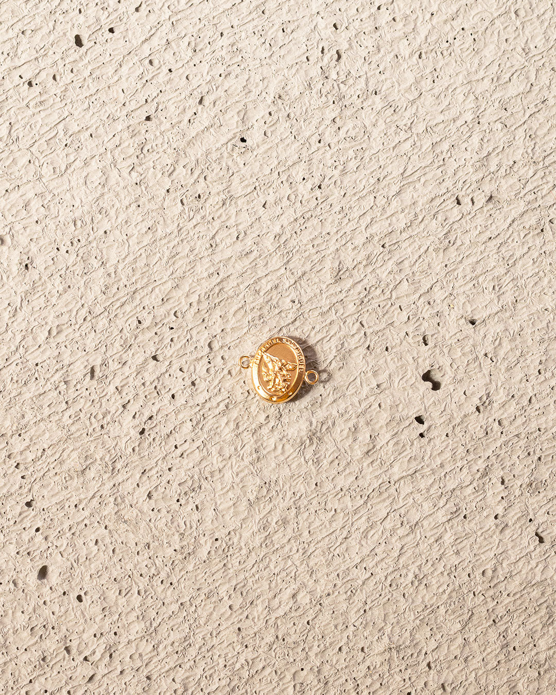 Herraje San Miguel Oro amarillo 18k 0,39 Gr