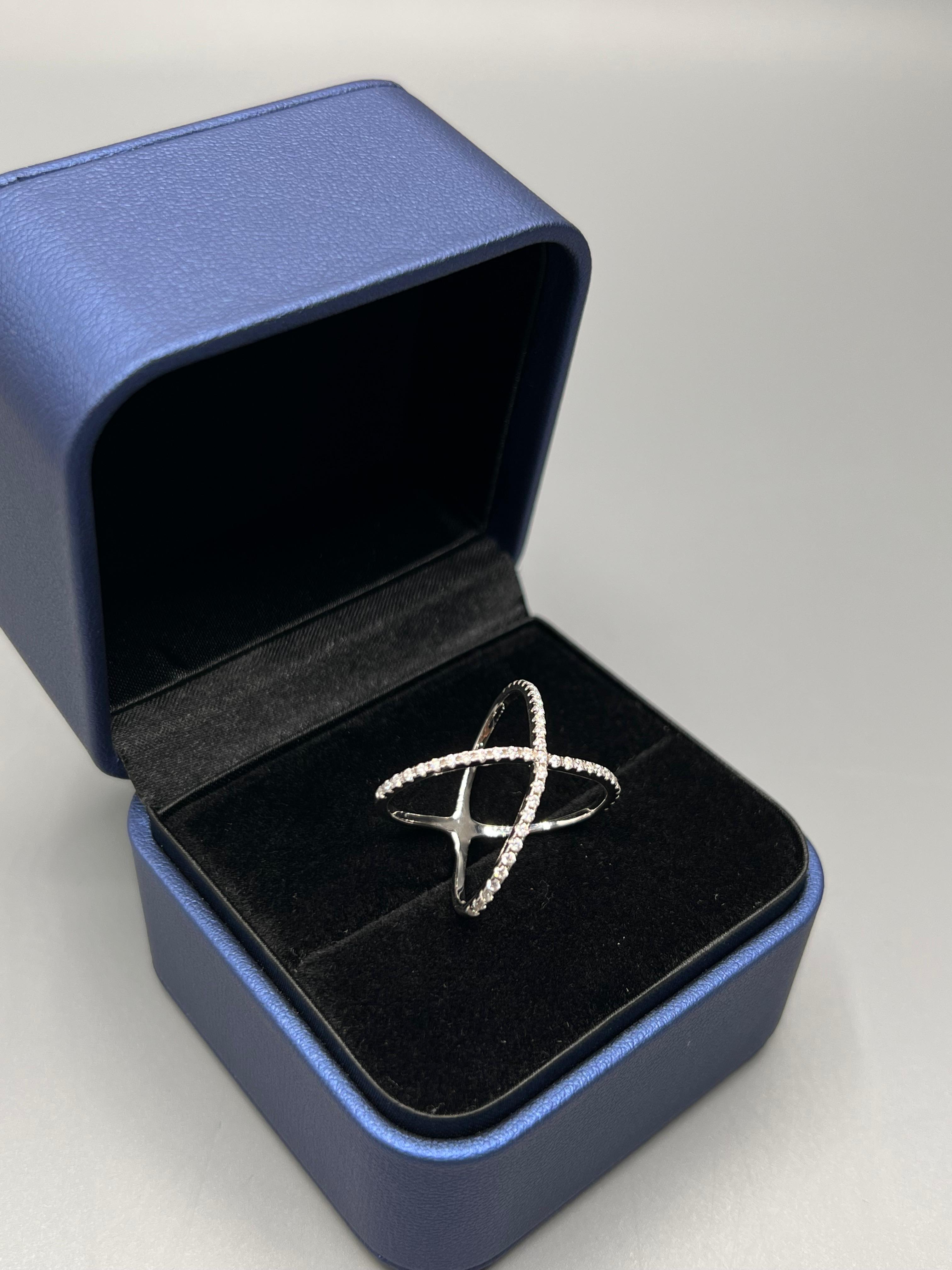 Anillo De Plata Cruzado PTLB325