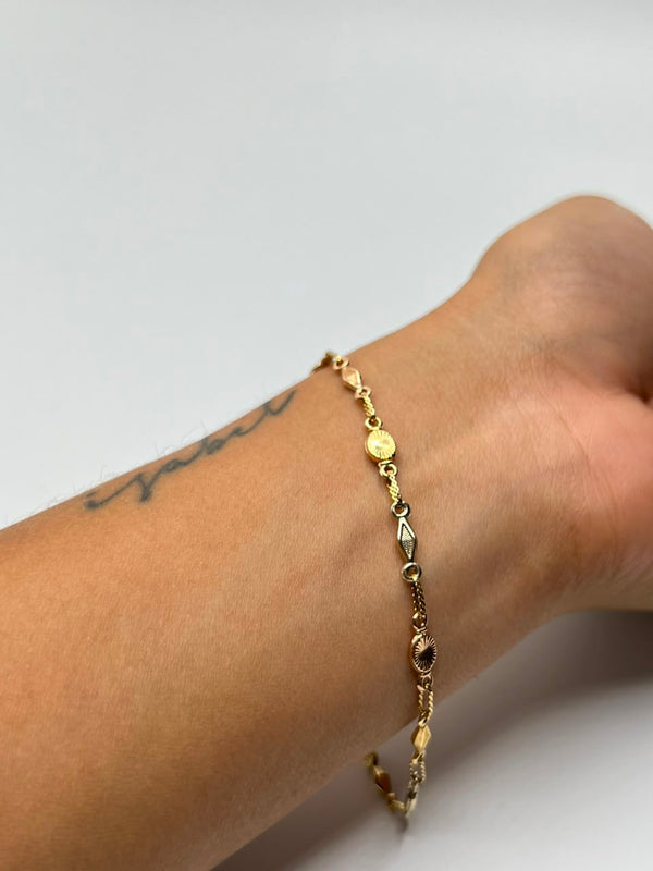 Pulso Rustico Tres oros 18k 2,62 Gr / 4,71 mm / 19 Cm Broche 0,40