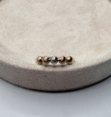 Anillo bolas diamantadas tres oros oro amarillo 18k / talla 7 / 0,95 gr / 1,61 mm
