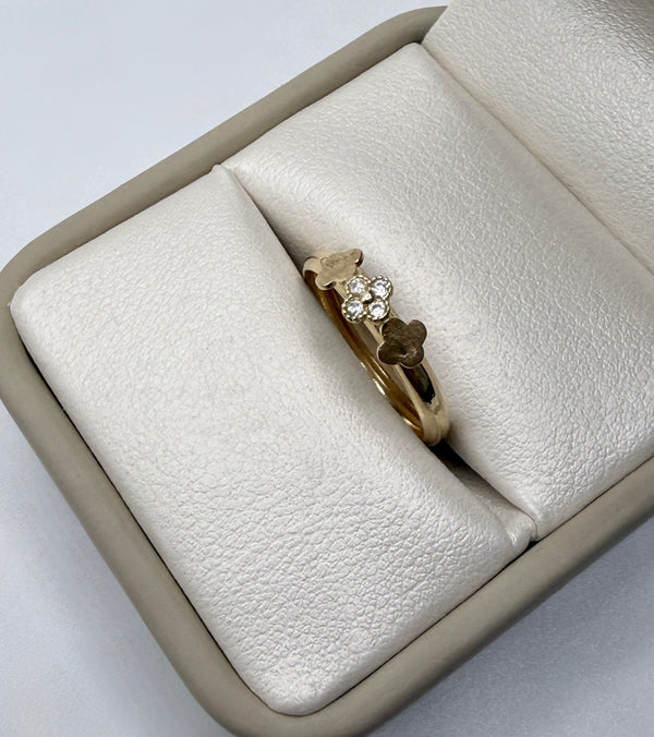 Anillo trébol circón blanco oro amarillo 18k / talla 7 / 1,13 gr