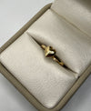 Anillo corazón liso oro amarillo 18k / talla 9 / 0,78 gr / 1,6 mm