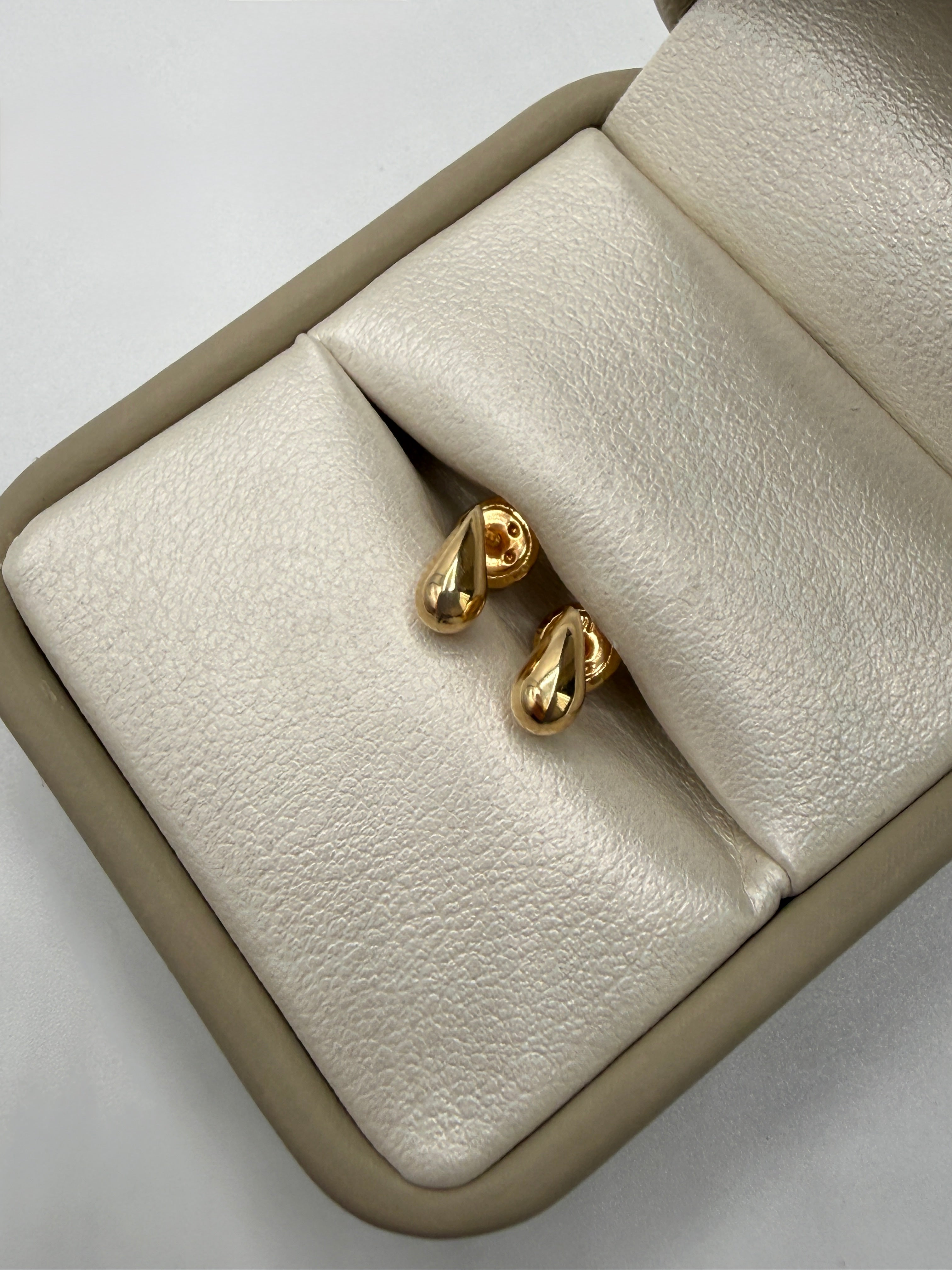 Topos gota oro amarillo 18k 0,61 gr