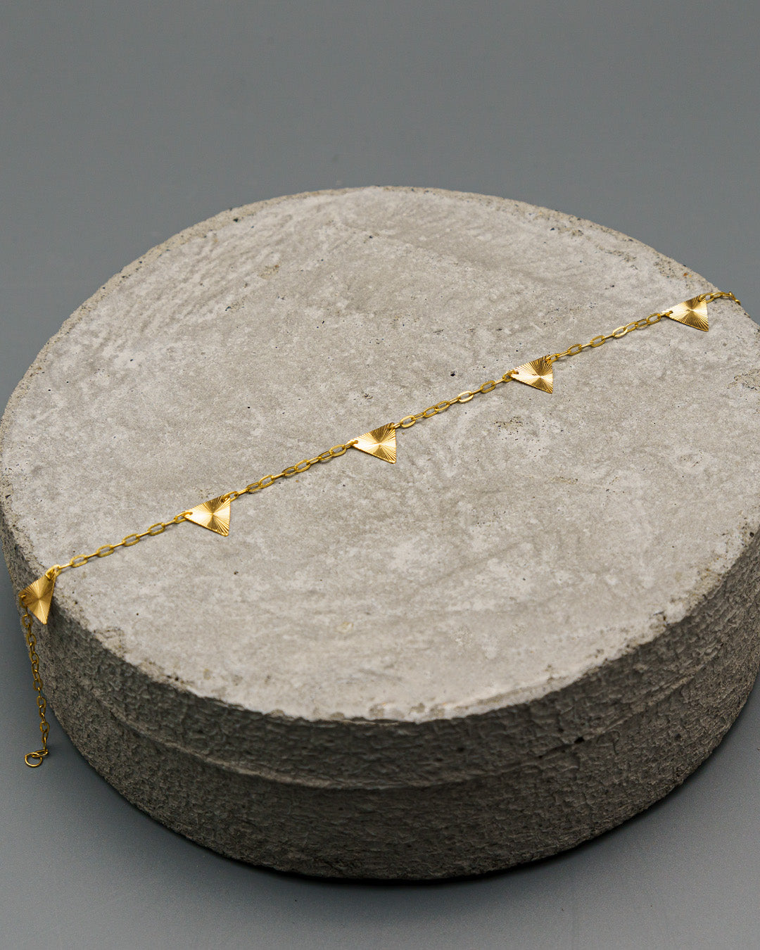 Tobillera Triangulo Oro amarillo 18k 1,90 Gr / 25 Cm